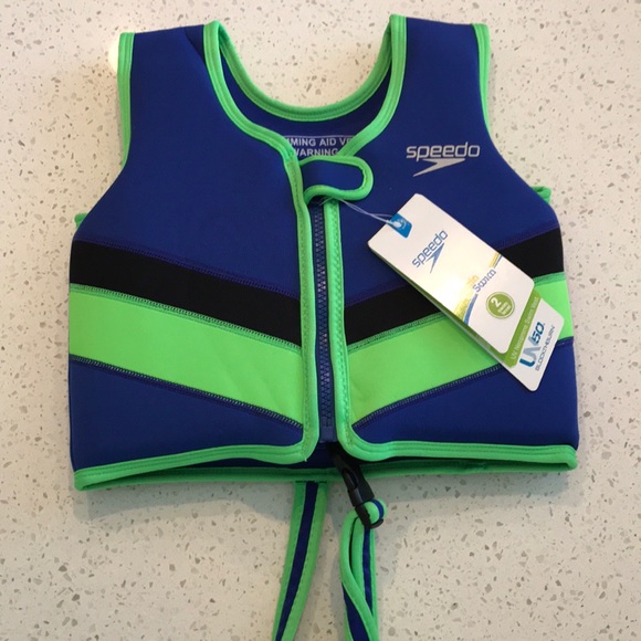 speedo swim vest size chart